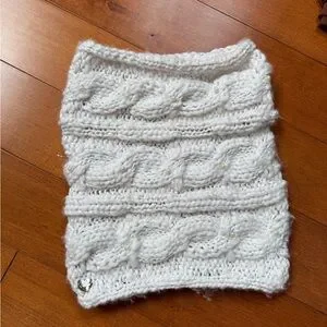 Betsey Johnson | Accessories | Betsey Johnson White Knit  display picture 2